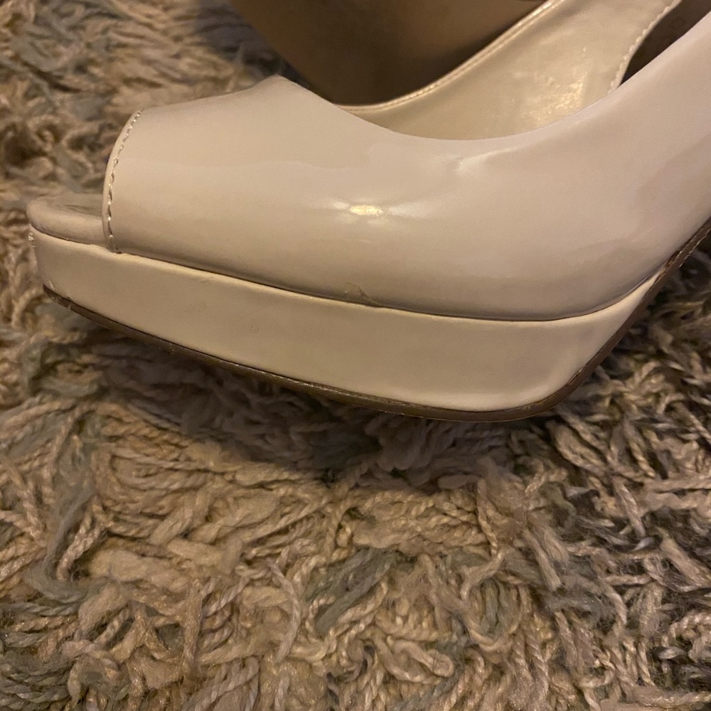 Shoes - Picture 4 of 4